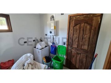 OPORTINIDAD! CONDOMINIO PRIVADO CASA CON VISTA AL LAGO 3D 2B EN PARCELA .