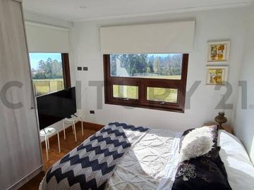 OPORTINIDAD! CONDOMINIO PRIVADO CASA CON VISTA AL LAGO 3D 2B EN PARCELA .