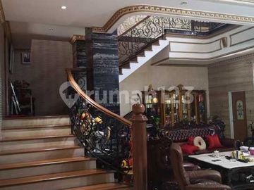 Dijual Rumah Clasic Pik1
