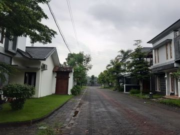 TANAH PEKARANGAN DALAM PERUMAHAN ELIT DI SLEMAN