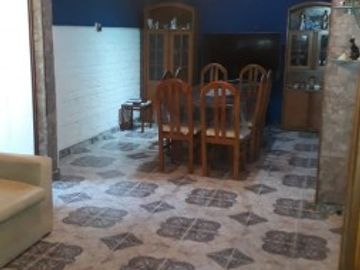 Montiel 2300. Casa multifamiliar. 3 PH en block.