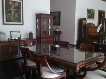Rumah Nyaman terawat di Hegarmanah Bandung ke Tol Pasteur 13 mnt RUMAH LUX Plus Kolam Renang Lingkungan Exclusive.