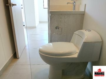 apartamento en arriendo en los colores. Cod A6831