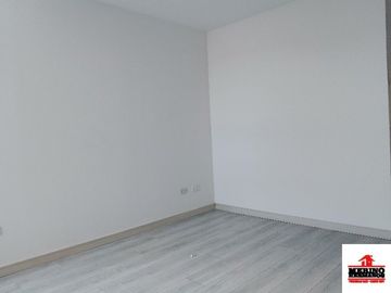 apartamento en arriendo en los colores. Cod A6831