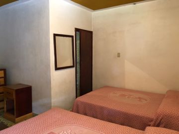 HOTEL EN VENTA SAN PEDRO JACUARO, CERCA DE LOS AZUFRES MICHOACÁN