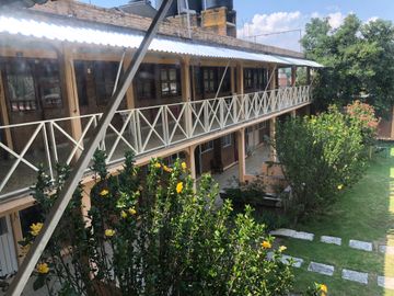 HOTEL EN VENTA SAN PEDRO JACUARO, CERCA DE LOS AZUFRES MICHOACÁN