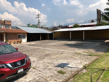 HOTEL EN VENTA SAN PEDRO JACUARO, CERCA DE LOS AZUFRES MICHOACÁN