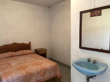 HOTEL EN VENTA SAN PEDRO JACUARO, CERCA DE LOS AZUFRES MICHOACÁN