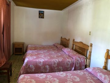 HOTEL EN VENTA SAN PEDRO JACUARO, CERCA DE LOS AZUFRES MICHOACÁN