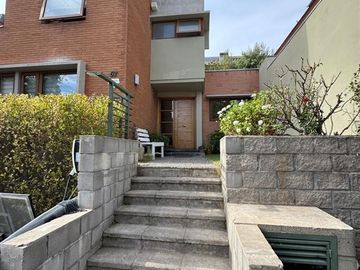 Casa en condominio no perimetral, colegios y universidades!!