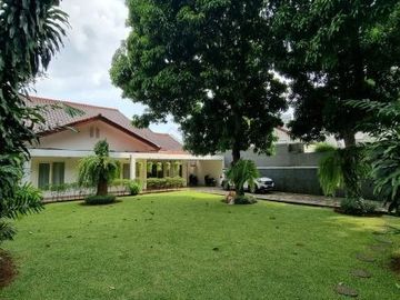 DIJUAL RUMAH LUAS dgn S.POOL di Jl KEMANG UTARA, JAKSEL