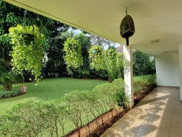 DIJUAL RUMAH LUAS dgn S.POOL di Jl KEMANG UTARA, JAKSEL