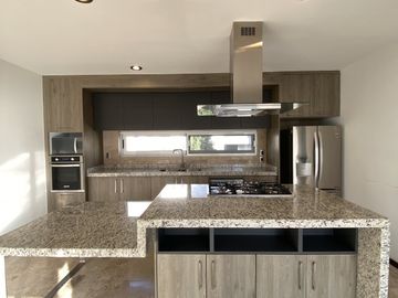 CASA EN LOMA DE GOLF PRIVADA TRES MARIAS