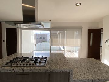 CASA EN LOMA DE GOLF PRIVADA TRES MARIAS