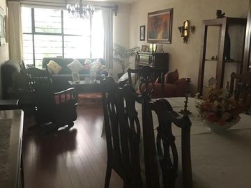 Hermosa Casa en Venta en Jardines de Irapuato, excelente ubicación