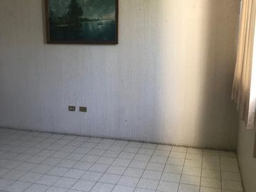 Hermosa Casa en Venta en Jardines de Irapuato, excelente ubicación
