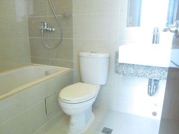 Condo for sale in Lapu-lapu City, Cebu, Mactan Newtown corner unit