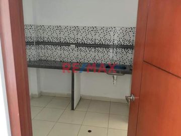 ¿Estás buscando el lugar ideal para vivir? ¡No busques más! Te presento este hermoso departamento en venta en la Urb. Monterrico Etapa II – ¡una oport