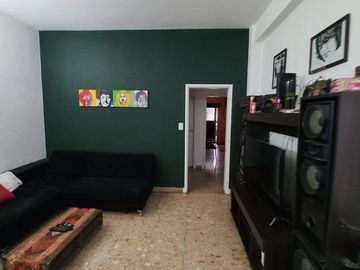 PH en venta de 2 dormitorios c/ cochera en Castelar