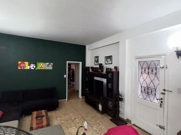 PH en venta de 2 dormitorios c/ cochera en Castelar