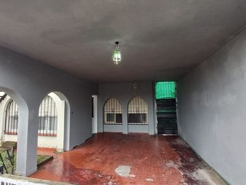 PH en venta de 2 dormitorios c/ cochera en Castelar