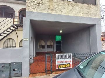 PH en venta de 2 dormitorios c/ cochera en Castelar