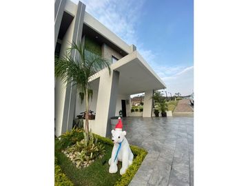 VENDO HERMOSA CASA EN URBANIZACION CONDADO VINCOLINCI