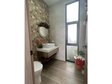 VENDO HERMOSA CASA EN URBANIZACION CONDADO VINCOLINCI
