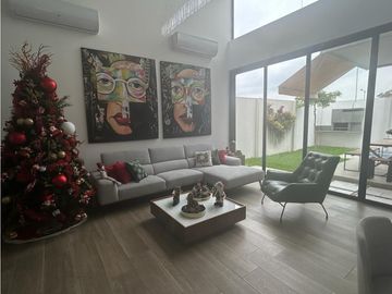 VENDO HERMOSA CASA EN URBANIZACION CONDADO VINCOLINCI