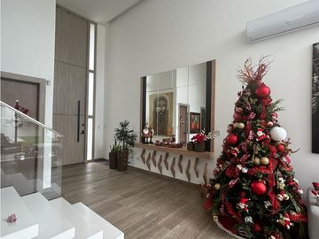 VENDO HERMOSA CASA EN URBANIZACION CONDADO VINCOLINCI