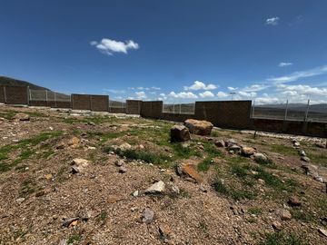 VENTA DE TERRENO SUBURBIO VIÑEDOS SANTA MARIA SLP