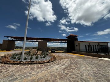 VENTA DE TERRENO SUBURBIO VIÑEDOS SANTA MARIA SLP