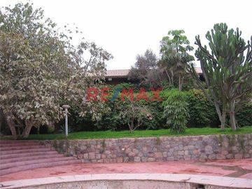Terreno En Venta En Av. Luis Galvez Chipoco 243