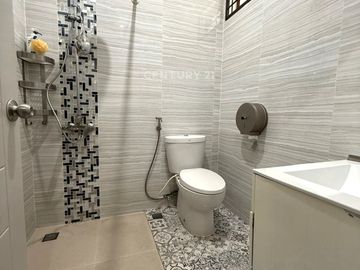 Rumah Bagus Modern Di Cluster Discovery Bintaro 10480