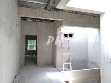 PH1101 Spacious Design Townhouse For Sale In Visayas Avenue