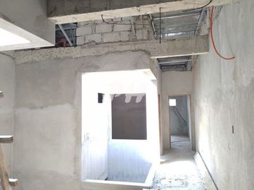 PH1101 Spacious Design Townhouse For Sale In Visayas Avenue