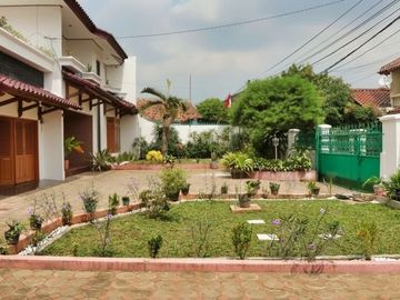 Dijual Cepat Rumah Di Ciracas - Jakarta Timur, baru renovasi Siap Huni.