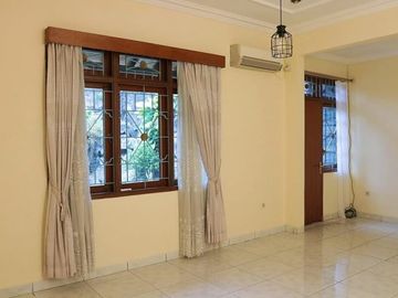 Dijual Cepat Rumah Di Ciracas - Jakarta Timur, baru renovasi Siap Huni.
