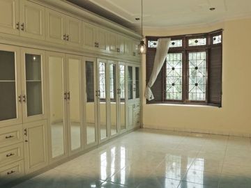 Dijual Cepat Rumah Di Ciracas - Jakarta Timur, baru renovasi Siap Huni.