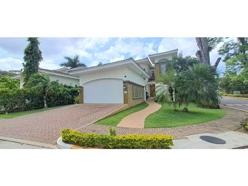 Vendo Hermosa Casa Finamente Amoblada en Tucan Country Club