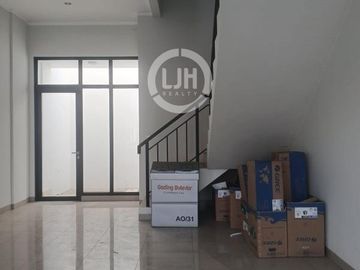 Ruko di Gading Bulevar Commercial Summarecon Crown Gading Bekasi