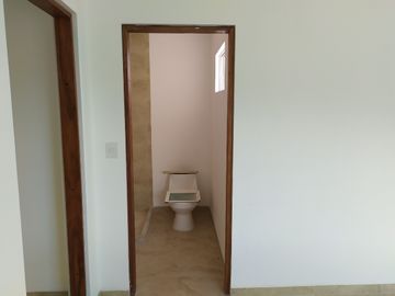 Casa de 3 rec. con alberca en condominio Fracc. Cumbre Tulipanes, Xochitepec, Mor.