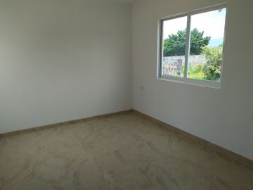 Casa de 3 rec. con alberca en condominio Fracc. Cumbre Tulipanes, Xochitepec, Mor.
