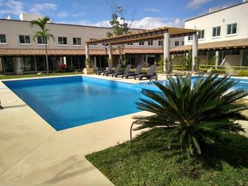 Casa de 3 rec. con alberca en condominio Fracc. Cumbre Tulipanes, Xochitepec, Mor.