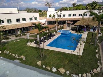 Casa de 3 rec. con alberca en condominio Fracc. Cumbre Tulipanes, Xochitepec, Mor.