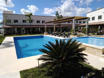 Casa de 3 rec. con alberca en condominio Fracc. Cumbre Tulipanes, Xochitepec, Mor.