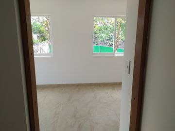 Casa de 3 rec. con alberca en condominio Fracc. Cumbre Tulipanes, Xochitepec, Mor.