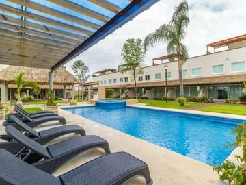 Casa de 3 rec. con alberca en condominio Fracc. Cumbre Tulipanes, Xochitepec, Mor.