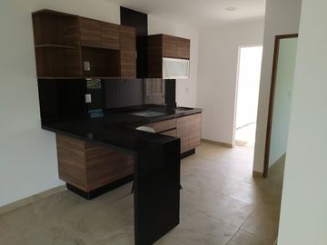 Casa de 3 rec. con alberca en condominio Fracc. Cumbre Tulipanes, Xochitepec, Mor.