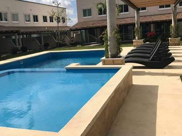 Casa de 3 rec. con alberca en condominio Fracc. Cumbre Tulipanes, Xochitepec, Mor.